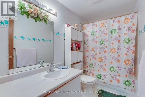 1384 Bentley Drive, London, ON - Indoor Photo Showing Bathroom
