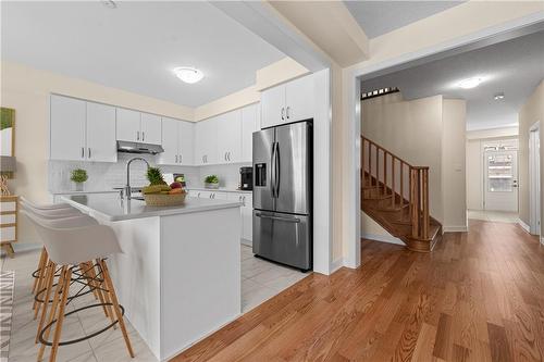 25 Downriver Drive, Welland, ON - Indoor Photo Showing Kitchen