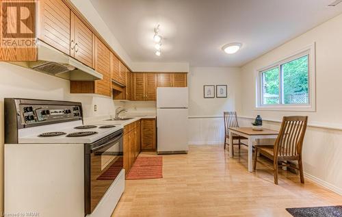 636 Red Pine Drive, Waterloo, ON - Indoor Photo Showing Kitchen