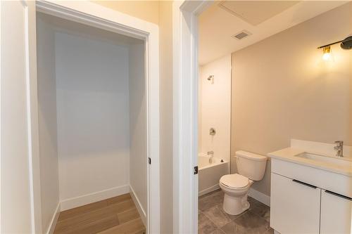 169 James Street S|Unit #204, Hamilton, ON - Indoor Photo Showing Bathroom