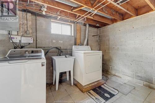 979 Arthur, Windsor, ON - Indoor Photo Showing Laundry Room
