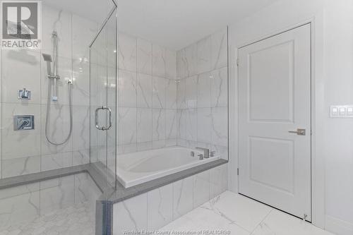 1490 Helsinki Court, Windsor, ON - Indoor Photo Showing Bathroom