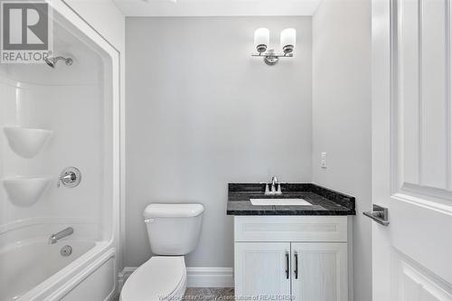 7355 Garnet, Mcgregor, ON - Indoor Photo Showing Bathroom