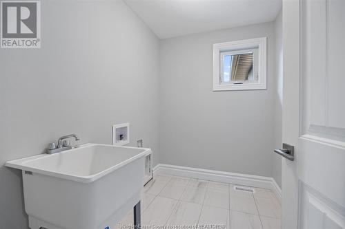 7355 Garnet, Mcgregor, ON - Indoor Photo Showing Bathroom