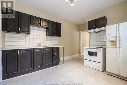 3373-3375 Peter, Windsor, ON - Indoor Photo Showing Kitchen