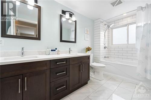 Main Bathroom - upper level - 2114 Balharrie Avenue, Ottawa, ON - Indoor Photo Showing Bathroom