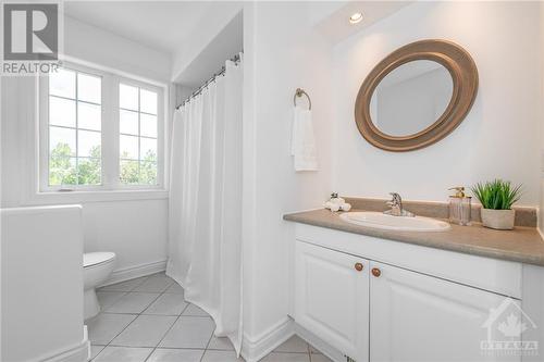 6804 Lakes Park Drive, Ottawa, ON - Indoor Photo Showing Bathroom