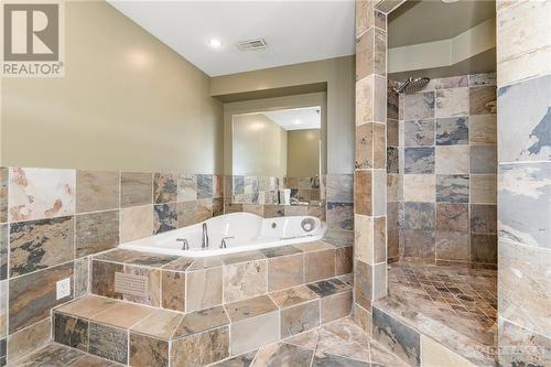 6804 Lakes Park Drive, Ottawa, ON - Indoor Photo Showing Bathroom