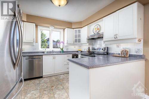 62 Clydesdale Avenue, Ottawa, ON - Indoor Photo Showing Kitchen