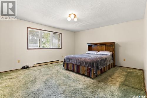 635 4Th Avenue Ne, Ituna, SK - Indoor Photo Showing Bedroom