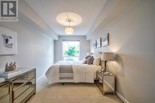 204 - 40 Old Mill Road, Oakville (Old Oakville), ON - Indoor Photo Showing Bedroom