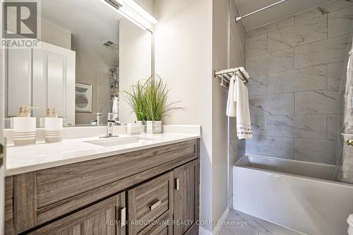 204 - 40 Old Mill Road, Oakville, ON - Indoor Photo Showing Bathroom