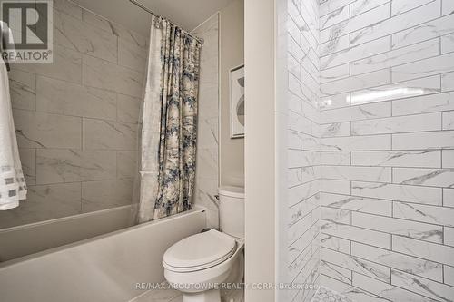 204 - 40 Old Mill Road, Oakville, ON - Indoor Photo Showing Bathroom