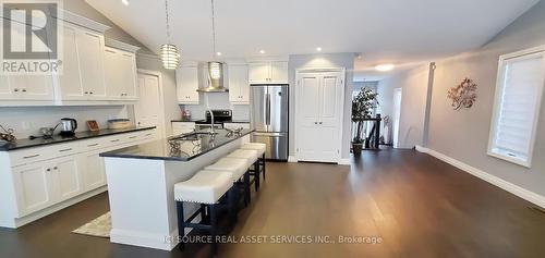 600 Hawthorne Place, Woodstock, ON - Indoor Photo Showing Kitchen With Upgraded Kitchen