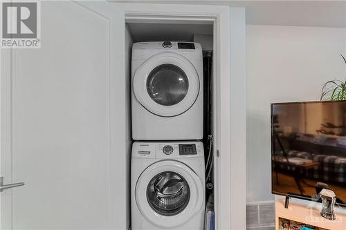 933 Alpine Avenue, Ottawa, ON - Indoor Photo Showing Laundry Room