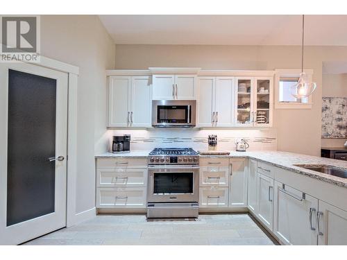 1836 Tower Ranch Boulevard Unit# 29 Lot# 28, Kelowna, BC - Indoor Photo Showing Kitchen With Upgraded Kitchen