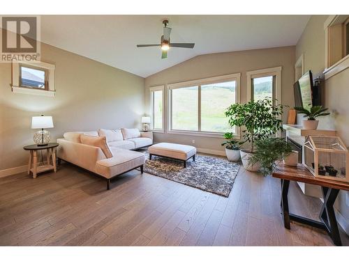 1836 Tower Ranch Boulevard Unit# 29 Lot# 28, Kelowna, BC - Indoor Photo Showing Living Room