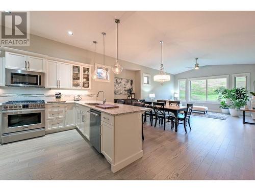 1836 Tower Ranch Boulevard Unit# 29 Lot# 28, Kelowna, BC - Indoor Photo Showing Kitchen With Upgraded Kitchen