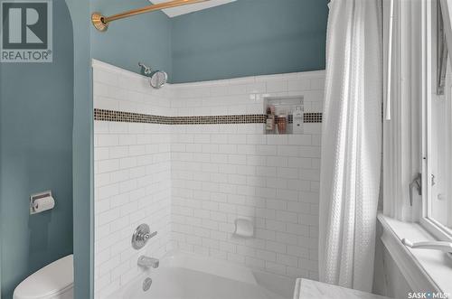 3003 Hill Avenue, Regina, SK - Indoor Photo Showing Bathroom