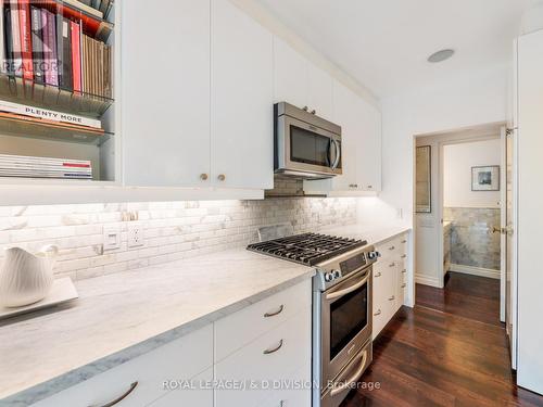 107 Farnham Avenue, Toronto, ON - Indoor Photo Showing Kitchen With Upgraded Kitchen