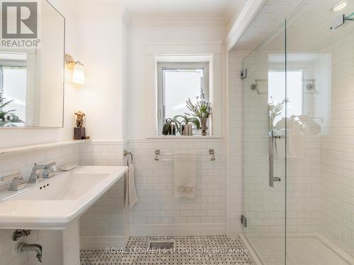 107 Farnham Avenue, Toronto, ON - Indoor Photo Showing Bathroom