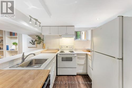 107 Farnham Avenue, Toronto, ON - Indoor Photo Showing Kitchen