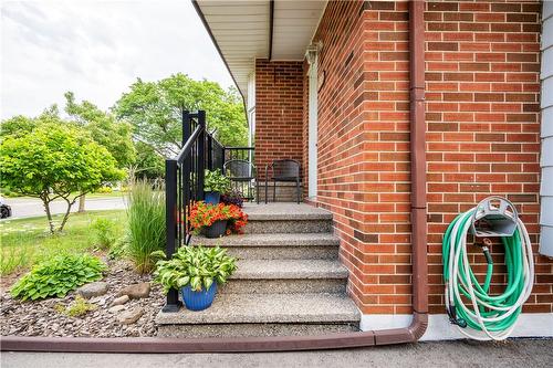 131 Meadowlark Drive, Hamilton, ON - Outdoor With Exterior