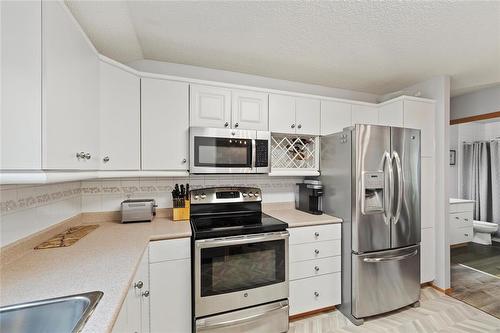 78 Bloomer Crescent, Winnipeg, MB - Indoor Photo Showing Kitchen