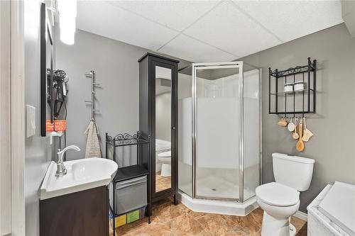 78 Bloomer Crescent, Winnipeg, MB - Indoor Photo Showing Bathroom