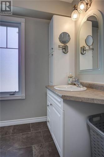 10 Brentwood Court, Sudbury, ON - Indoor Photo Showing Bathroom