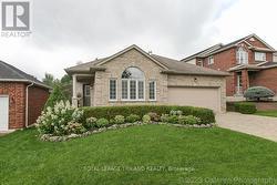 592 CLEARWATER CRESCENT  London, ON N5X 4J7