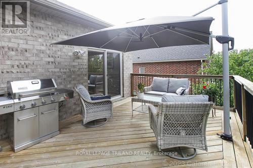 592 Clearwater Crescent, London, ON - Outdoor With Deck Patio Veranda With Exterior