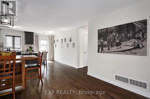 62 - 3320 Meadowgate Boulevard, London, ON - Indoor Photo Showing Dining Room