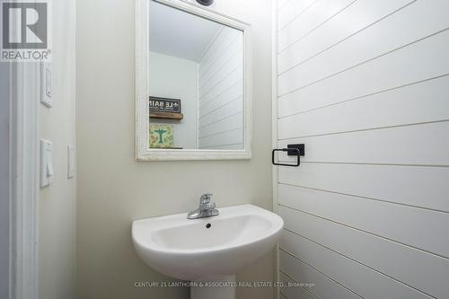 23 Glenwood Street, Quinte West, ON - Indoor Photo Showing Bathroom