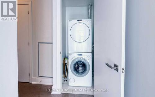 1704 - 170 Avenue Road, Toronto (Annex), ON - Indoor Photo Showing Laundry Room