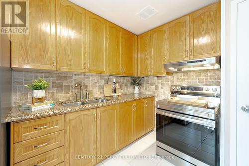 212 - 800 Kennedy Road, Toronto, ON - Indoor Photo Showing Kitchen