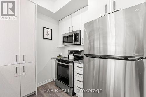 309 - 11611 Yonge Street, Richmond Hill, ON - Indoor Photo Showing Kitchen