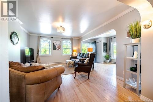 8 River Street, Fredericton, NB - Indoor Photo Showing Living Room