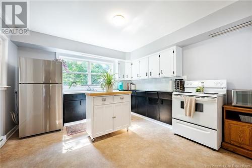 8 River Street, Fredericton, NB - Indoor Photo Showing Kitchen