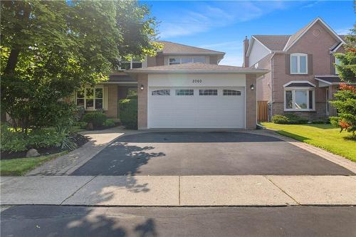 2060 Hunters Wood Drive, Burlington, ON - Outdoor With Facade