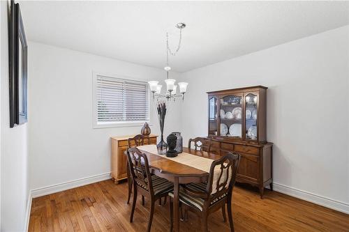 2060 Hunters Wood Drive, Burlington, ON - Indoor Photo Showing Dining Room