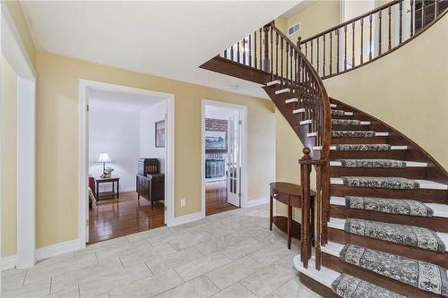 2060 Hunters Wood Drive, Burlington, ON - Indoor Photo Showing Other Room