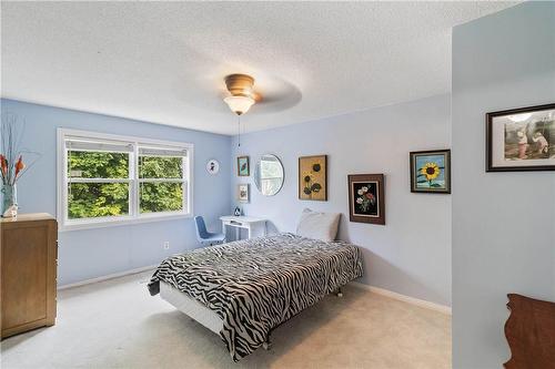 2060 Hunters Wood Drive, Burlington, ON - Indoor Photo Showing Bedroom