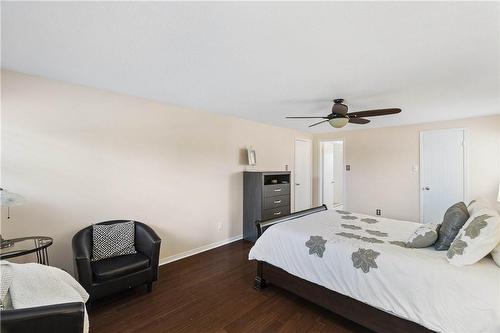 2060 Hunters Wood Drive, Burlington, ON - Indoor Photo Showing Bedroom