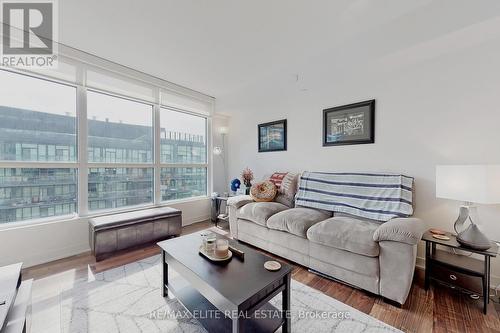 1501 - 80 Queens Wharf Road, Toronto, ON - Indoor Photo Showing Living Room