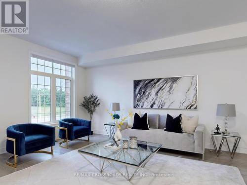 4 Phillipsen Way, Markham, ON - Indoor Photo Showing Living Room