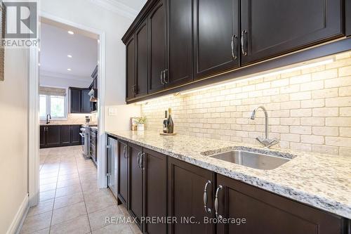 11 Torgan Trail, Vaughan, ON - Indoor Photo Showing Kitchen With Upgraded Kitchen