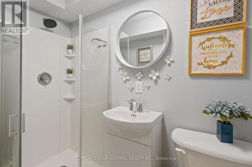 2 Pass Court, Barrie (Ardagh), ON - Indoor Photo Showing Bathroom