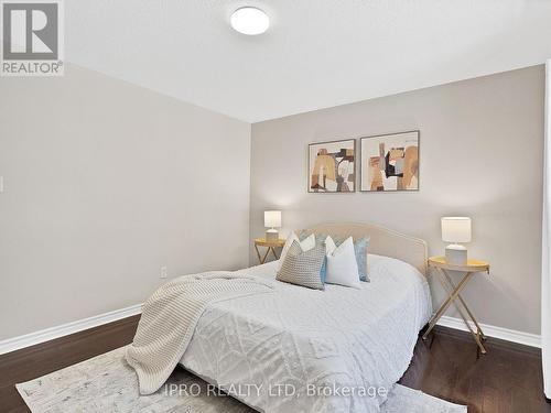 15 Oakhaven Road, Brampton, ON - Indoor Photo Showing Bedroom