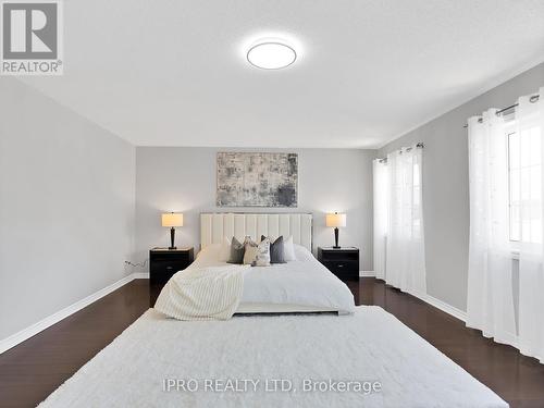 15 Oakhaven Road, Brampton, ON - Indoor Photo Showing Bedroom